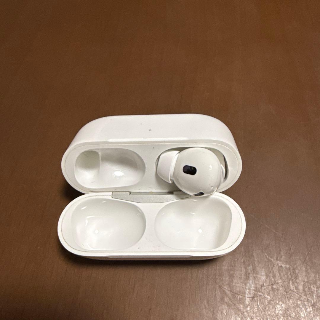 Air Pods Pro 第2世代 イヤホン 本体ケースと左耳のみ
