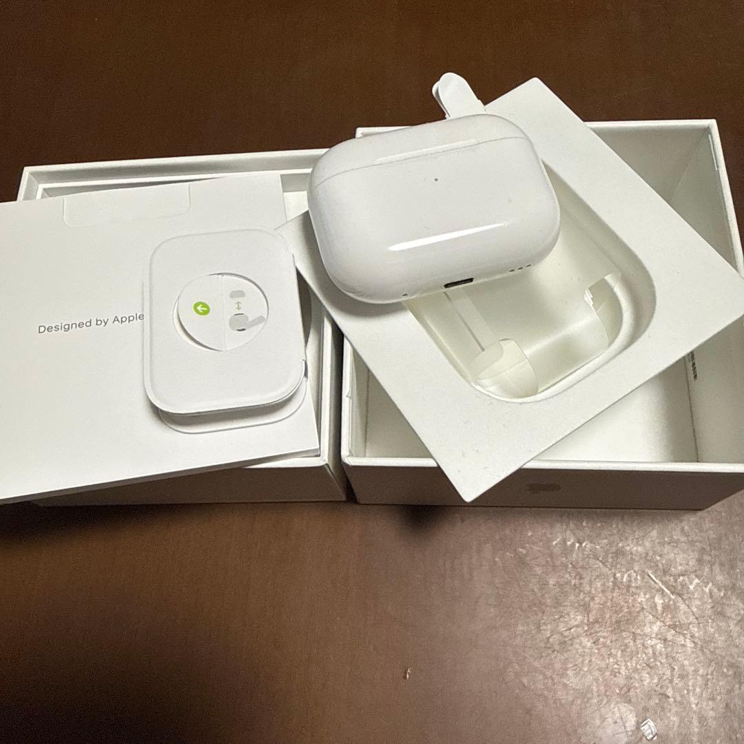 Air Pods Pro 第2世代 イヤホン 本体ケースと左耳のみ