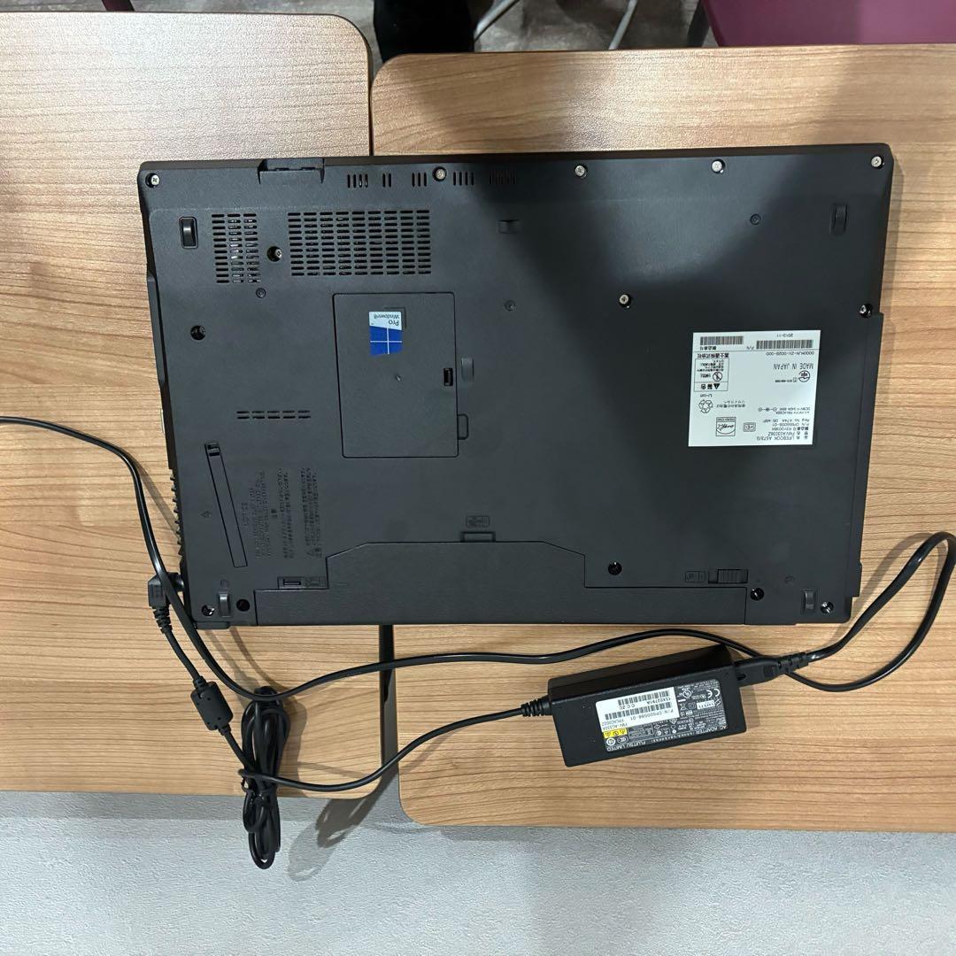 【値下げ】富士通 LIFEBOOK ノートPC 黒色 FMVA03036Z