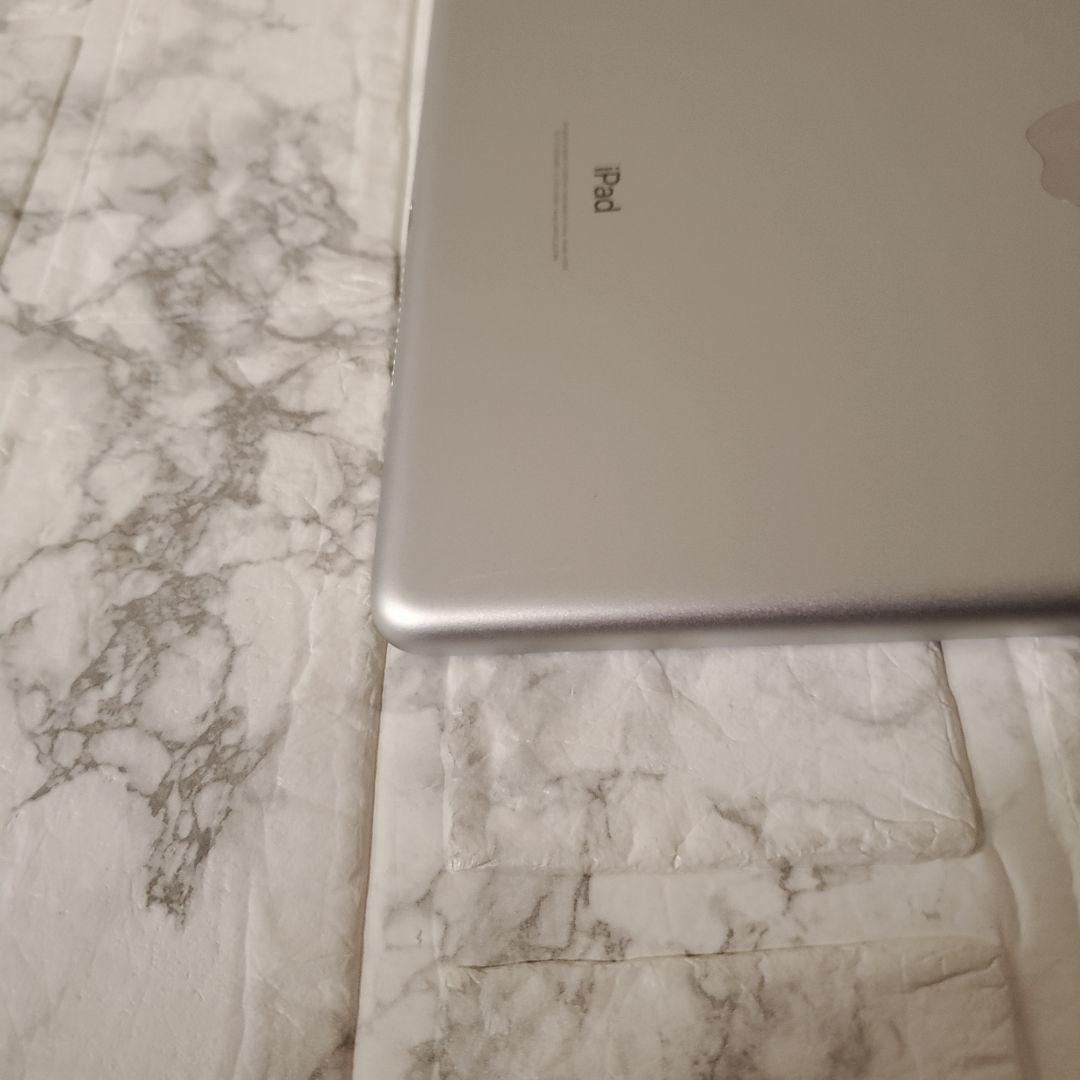 126 iPad 6世代 128GB Wi-Fi シルバー