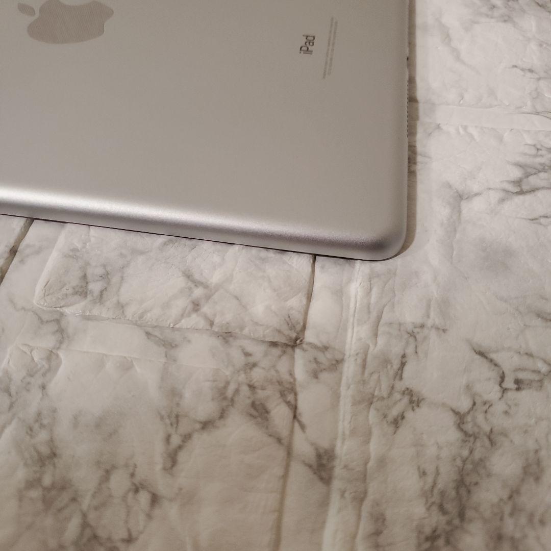 126 iPad 6世代 128GB Wi-Fi シルバー