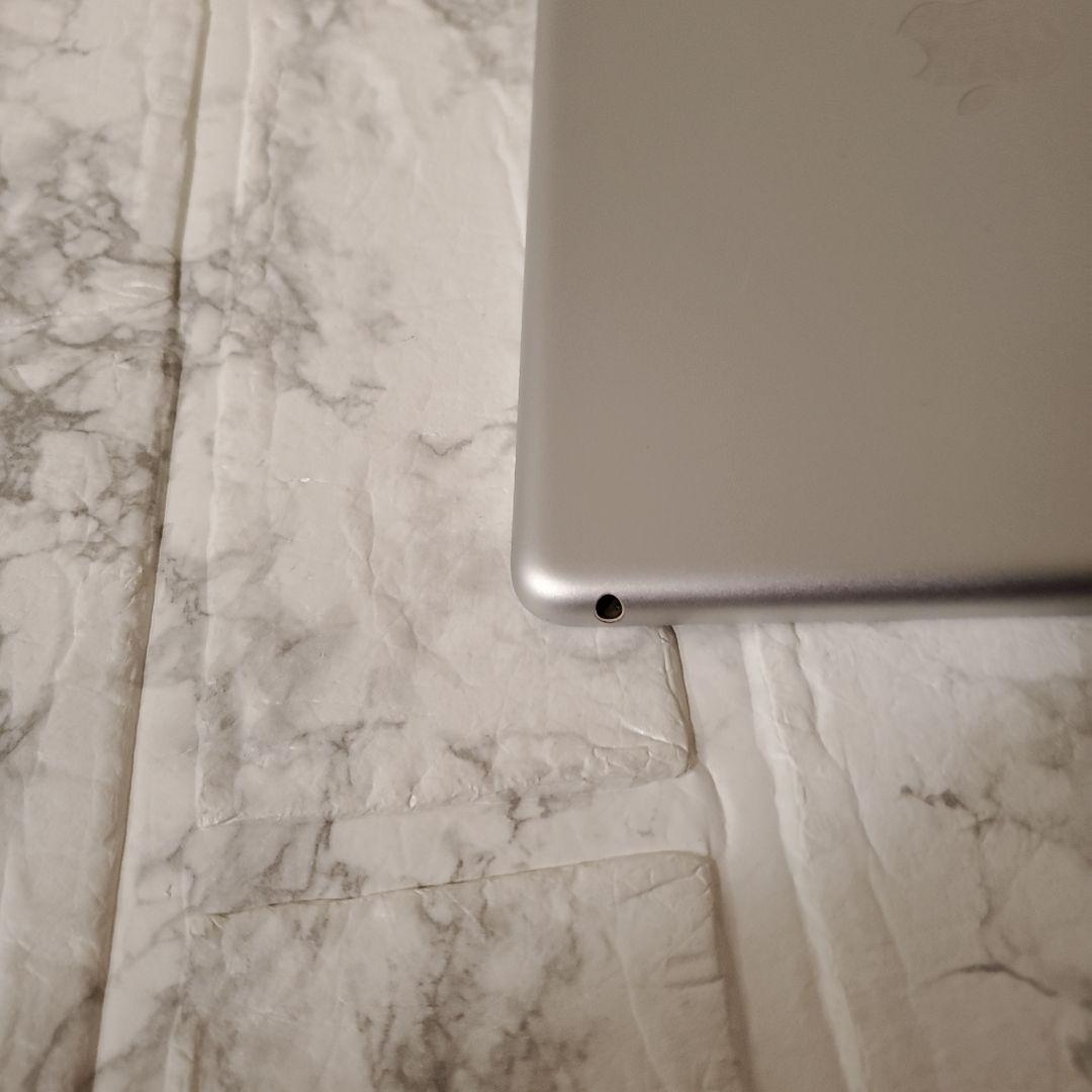 126 iPad 6世代 128GB Wi-Fi シルバー