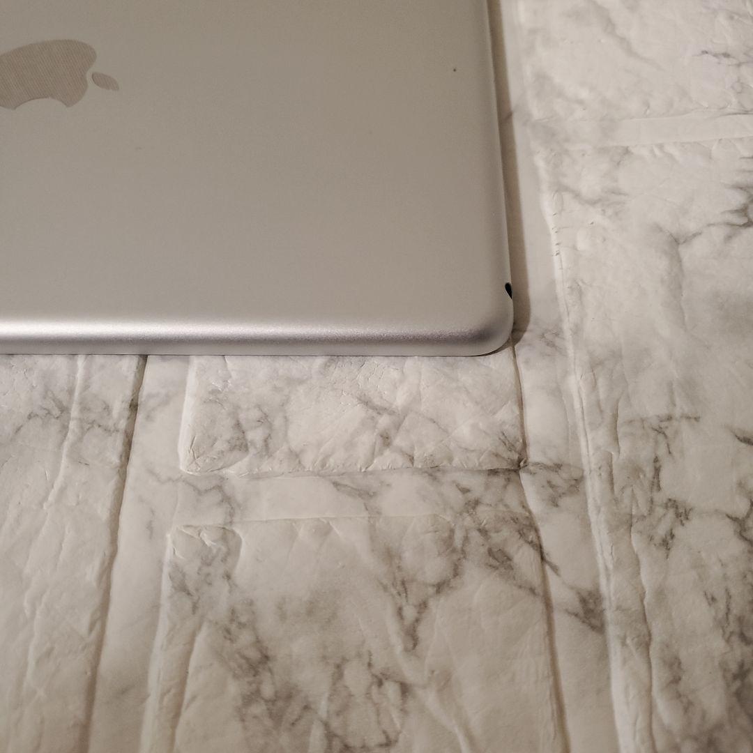 126 iPad 6世代 128GB Wi-Fi シルバー