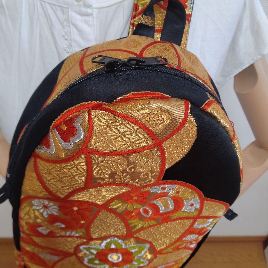 帯リメイク　ボディバッグ　金糸朱色　着物メイク