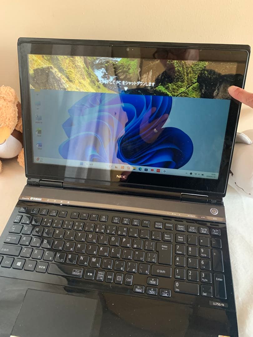 NEC ノートPC i7 16GB 1TBタッチパネル付き office2024
