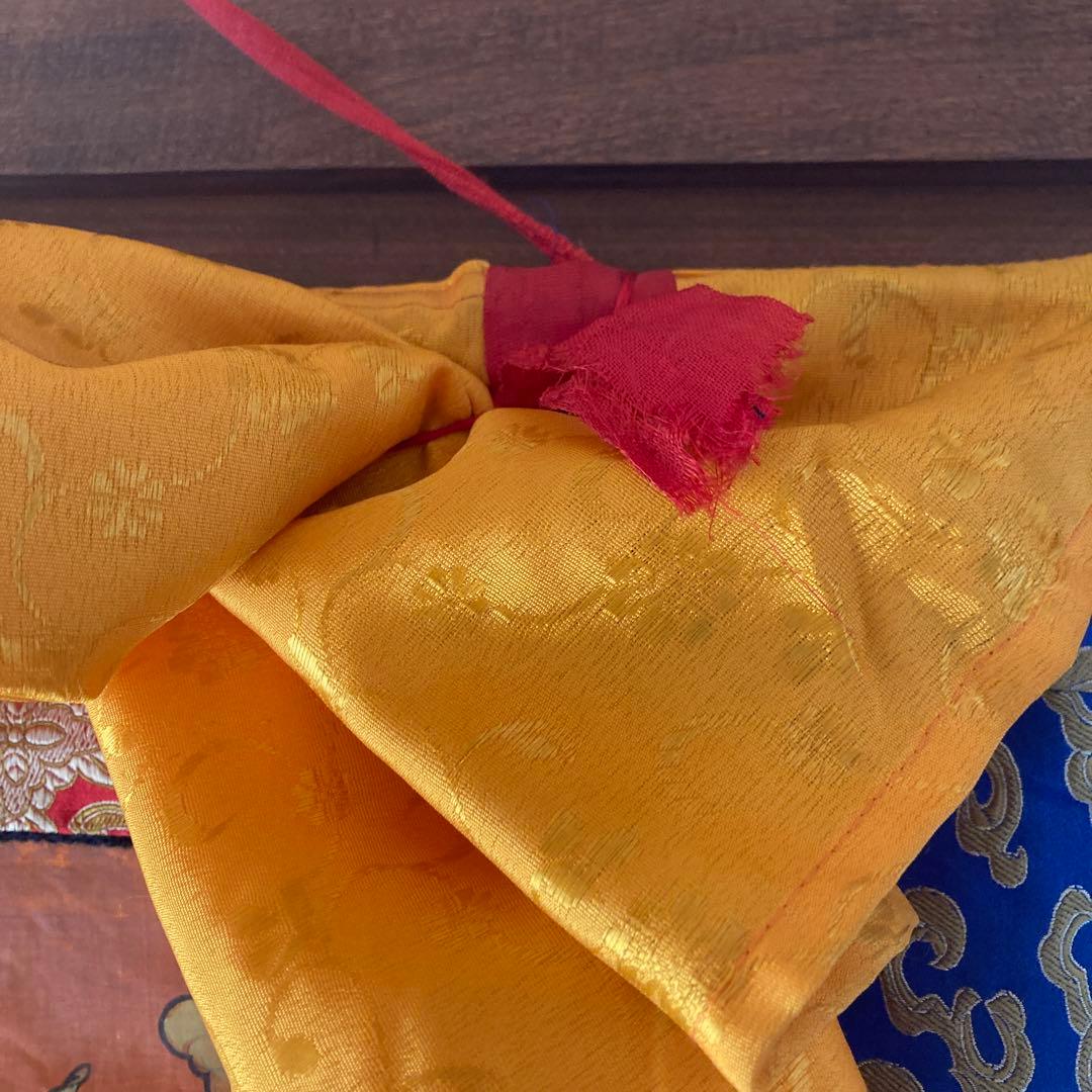 ホワイトターラ　タンカペイント