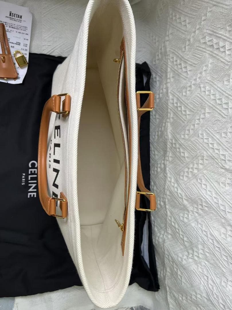 花柄クリーム色枕カバー