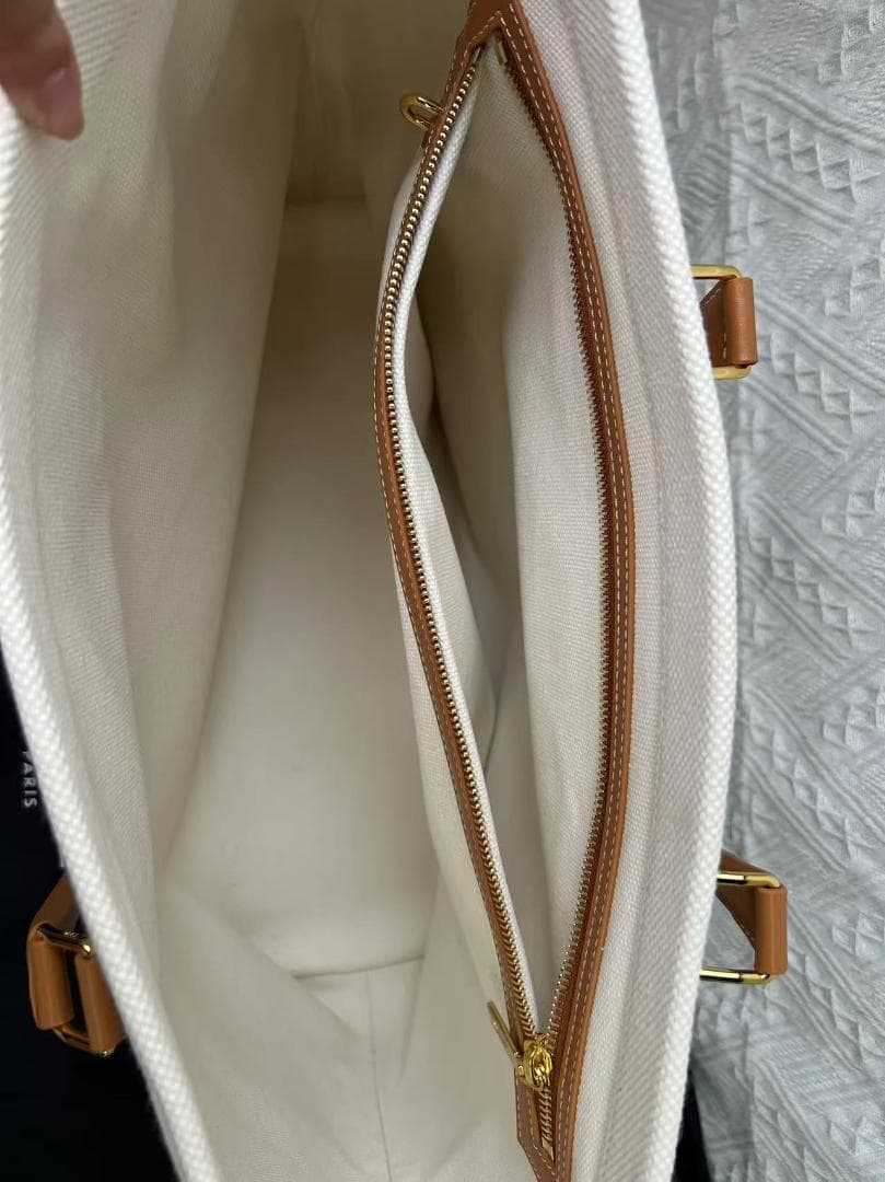 花柄クリーム色枕カバー