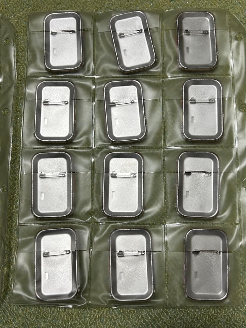 鬼滅の刃　まるかく缶バッジ　コンプセット　24個