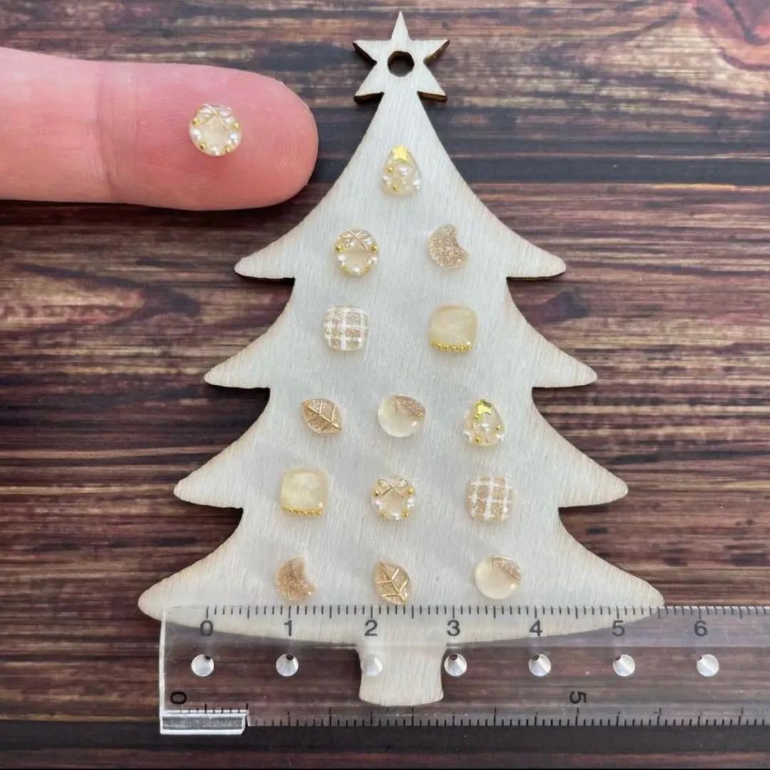 小さいピアス14粒　クリスマスセットゴールド　ハンドメイド　ステンレス対応