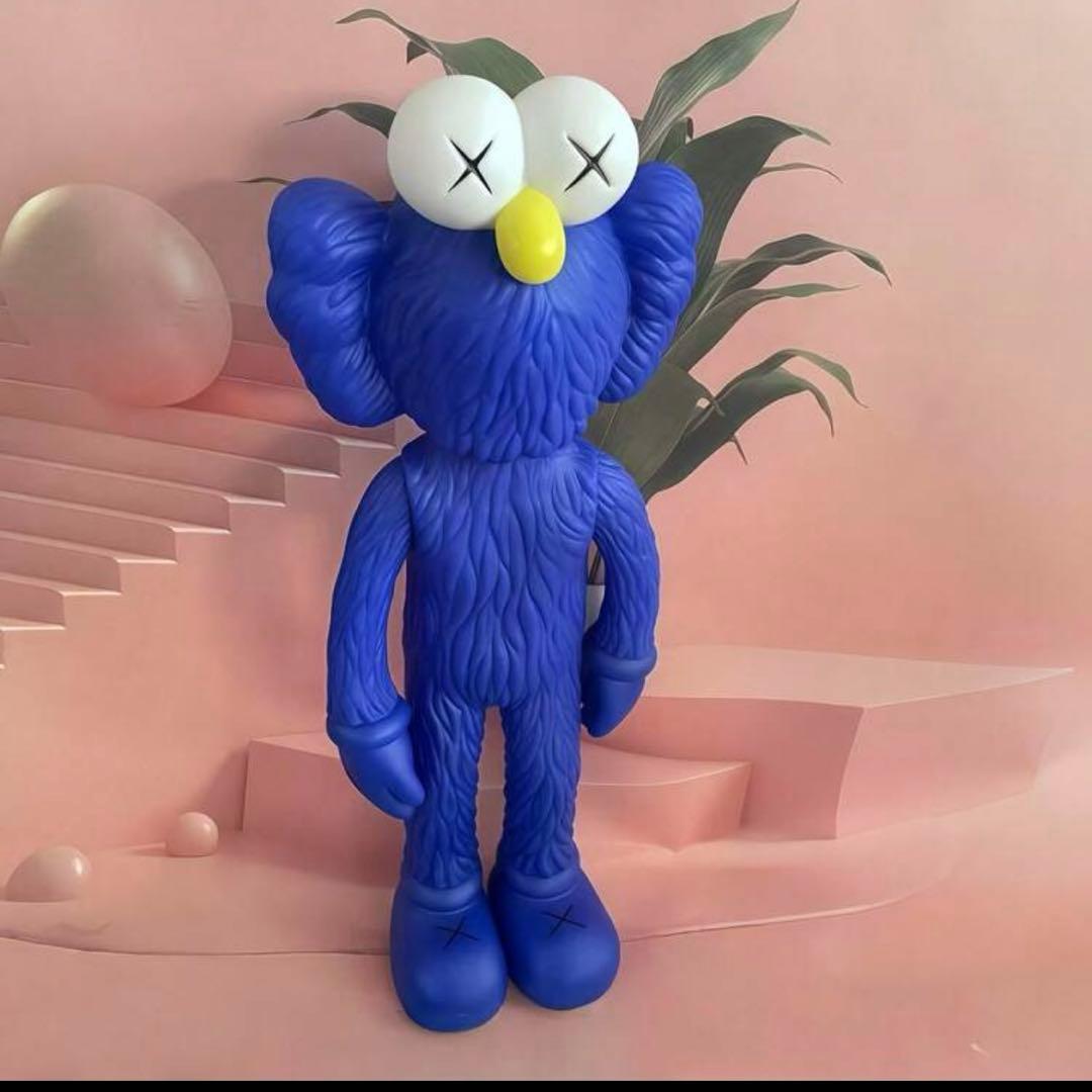 KAWSフィギュア2体セット