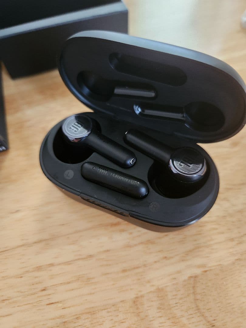 JBL Quantum TWS ワイヤレスイヤホン