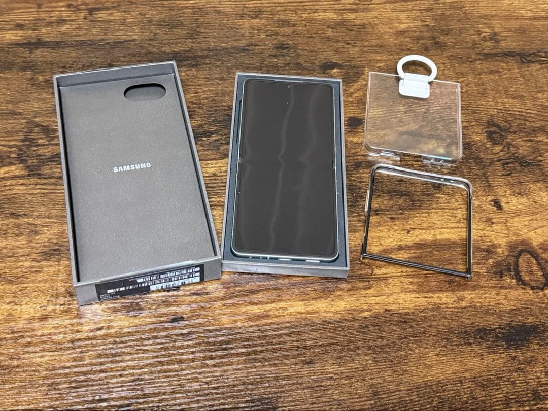 Galaxy zflip7 256GB ミント　国内フリー版