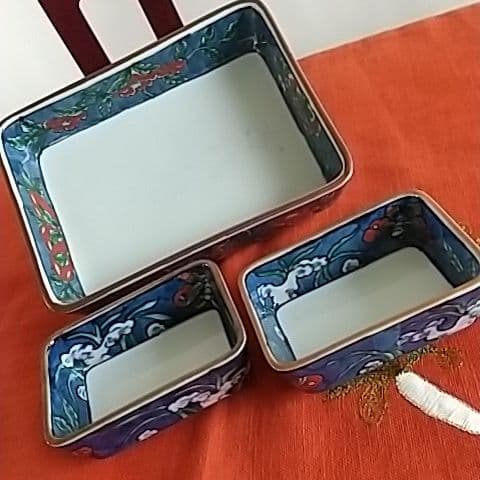 源右衛門⭐️驚きの染錦古代花蝶図 向付