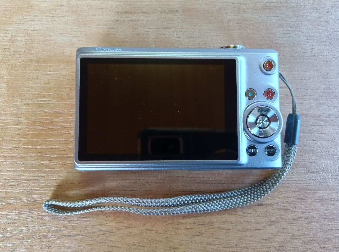 美品　CASIO EXILIM EX-Z200 コンパクトデジタルカメラ