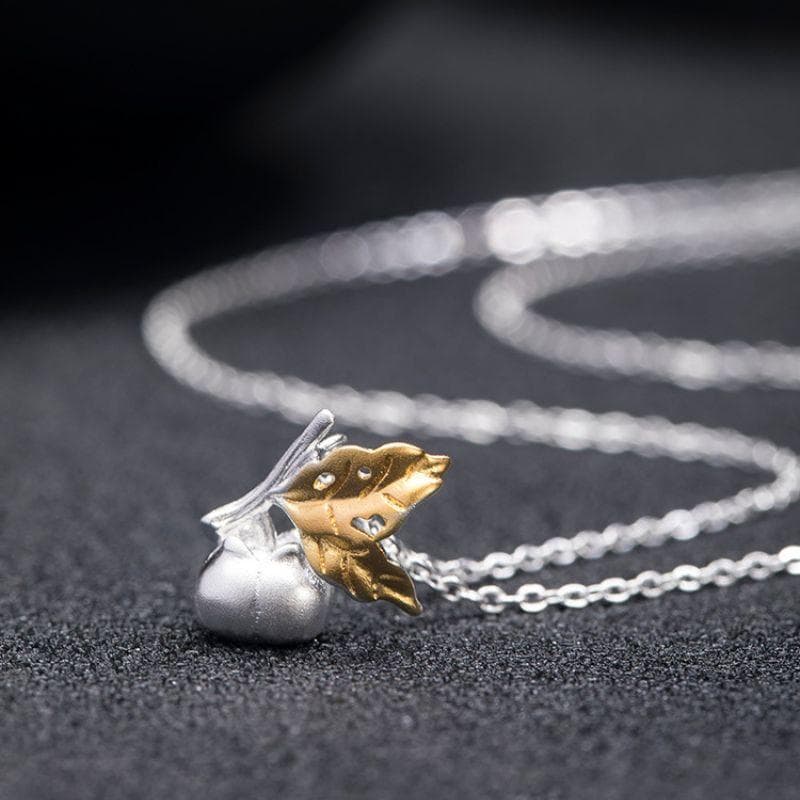 柿のペンダント - 自然の恵みと日本の風情を肌で感じることができる  N107