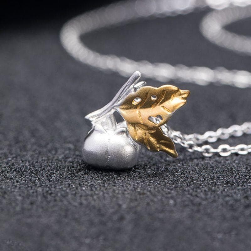 柿のペンダント - 自然の恵みと日本の風情を肌で感じることができる  N107