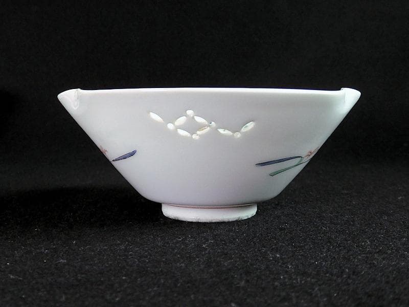 大聖寺伊万里　白磁　透かし　稲束に花の図　向付　２客　E161AS-BZu