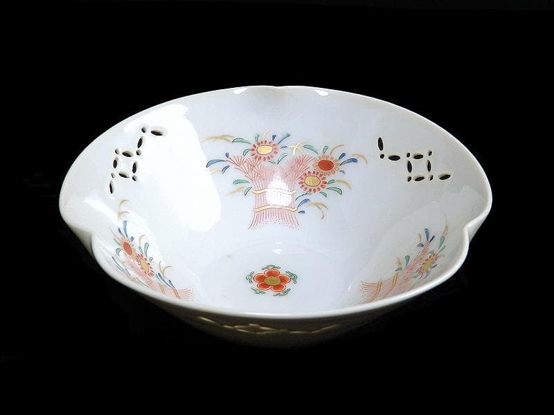 大聖寺伊万里　白磁　透かし　稲束に花の図　向付　２客　E161AS-BZu