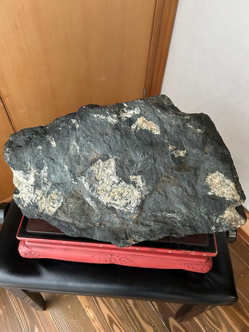 大型　神居古潭石　うぶ石　溜まり有り　重さ約１６kg