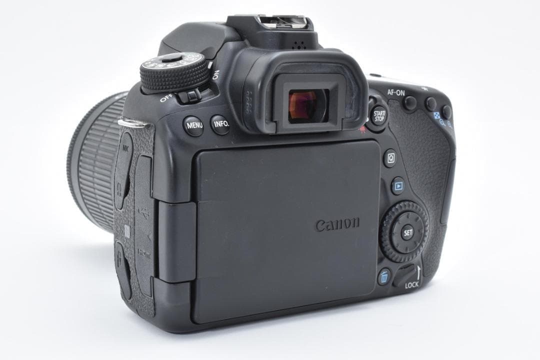 ■ 美品 ■ キヤノン　Canon EOS 80D レンズキット