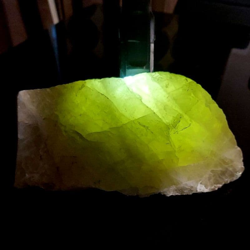 巨石！ レモンクオーツ 原石 半面磨き 166