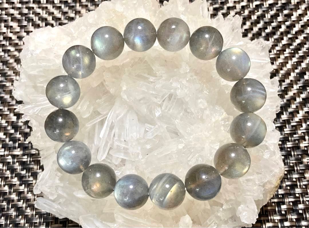究極品質　神秘的な輝き　幻のオーロラブルーラブラドライトの大珠ブレス　13.5㎜