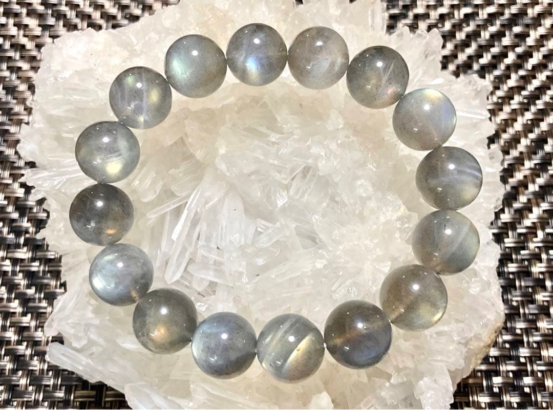 究極品質　神秘的な輝き　幻のオーロラブルーラブラドライトの大珠ブレス　13.5㎜
