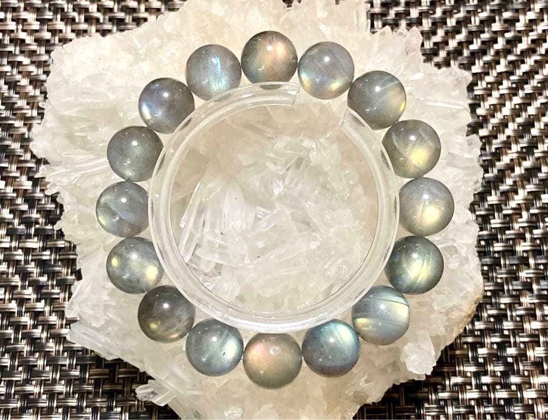 究極品質　神秘的な輝き　幻のオーロラブルーラブラドライトの大珠ブレス　13.5㎜