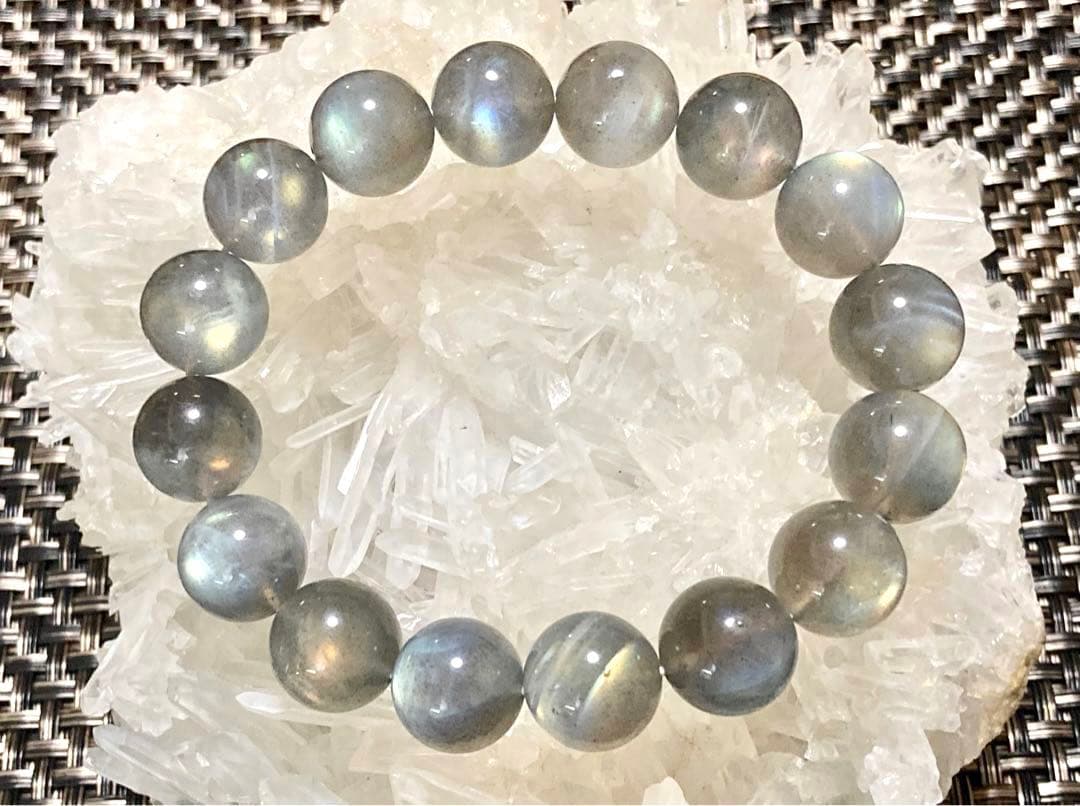 究極品質　神秘的な輝き　幻のオーロラブルーラブラドライトの大珠ブレス　13.5㎜