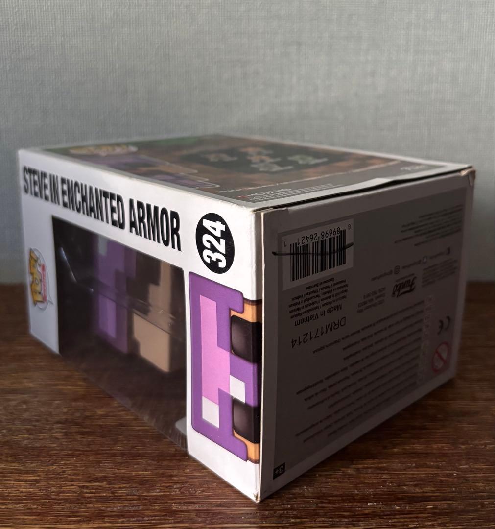 ゲームキャラクター Funko Minecraft Steve in Enchanted Armo