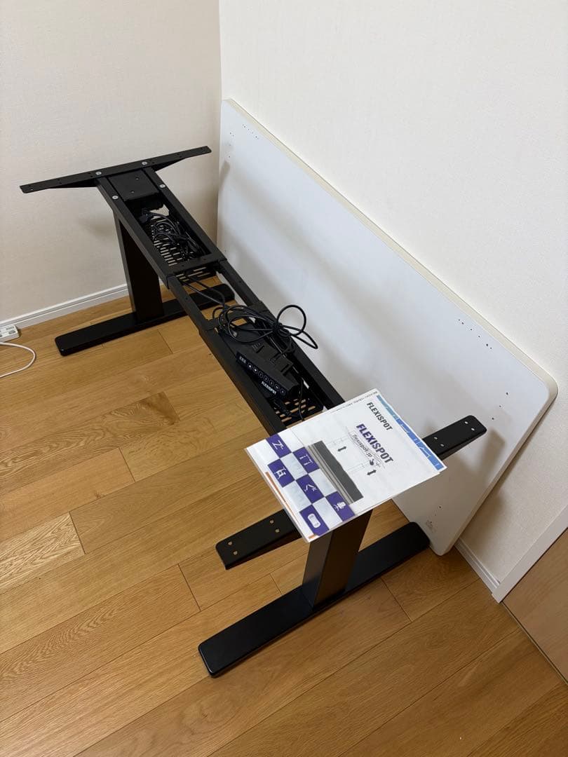 FLEXISPOT E3 電動式昇降デスク（ホワイト／天板付き）