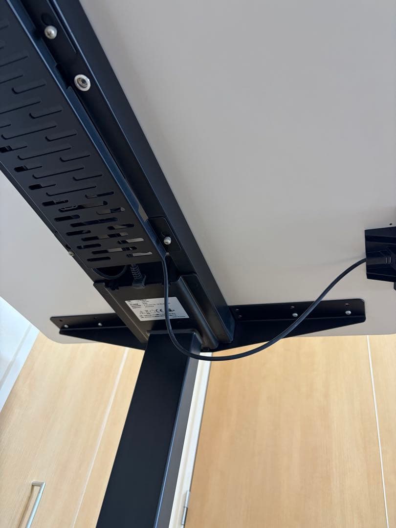 FLEXISPOT E3 電動式昇降デスク（ホワイト／天板付き）