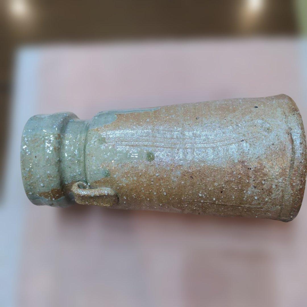 存在感が有る信楽焼の花瓶