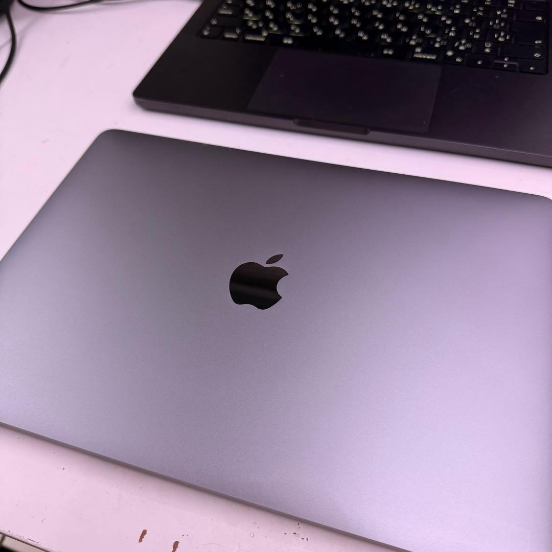 MacBookPro 2019モデル 13インチ i5搭載　極美品