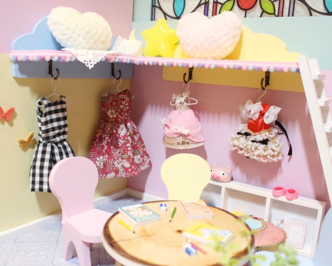 ドールハウス　ロフトのある子ども部屋