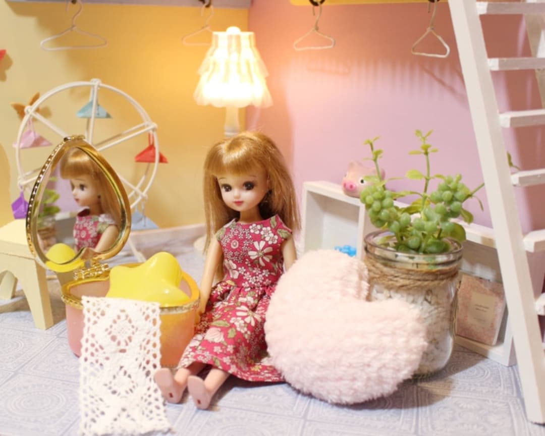 ドールハウス　ロフトのある子ども部屋