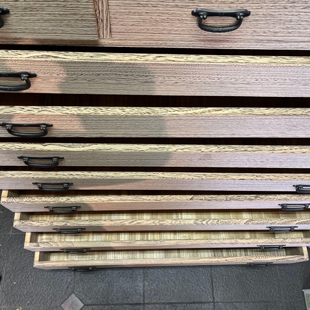【美品】総桐箪笥 11引出し（上段3杯＋下段8段） 伝統工芸 砥の粉仕上げ