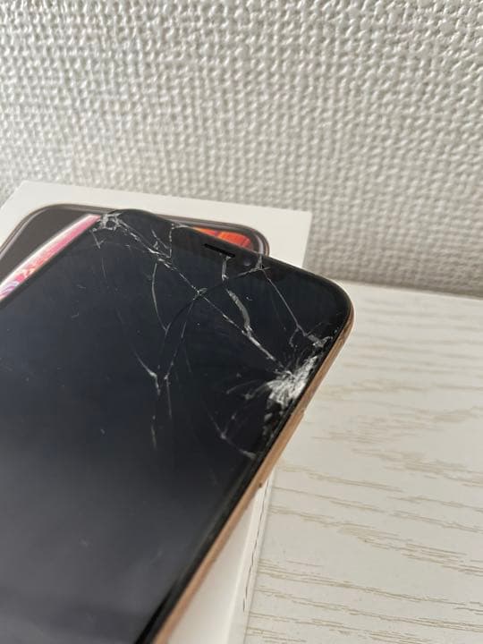 iPhone Xs Gold 256 GB docomo【動作確認済み】