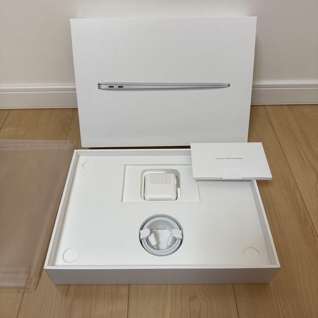 Macbook Air (2020, M1) 8GB/256GB シルバー 美品