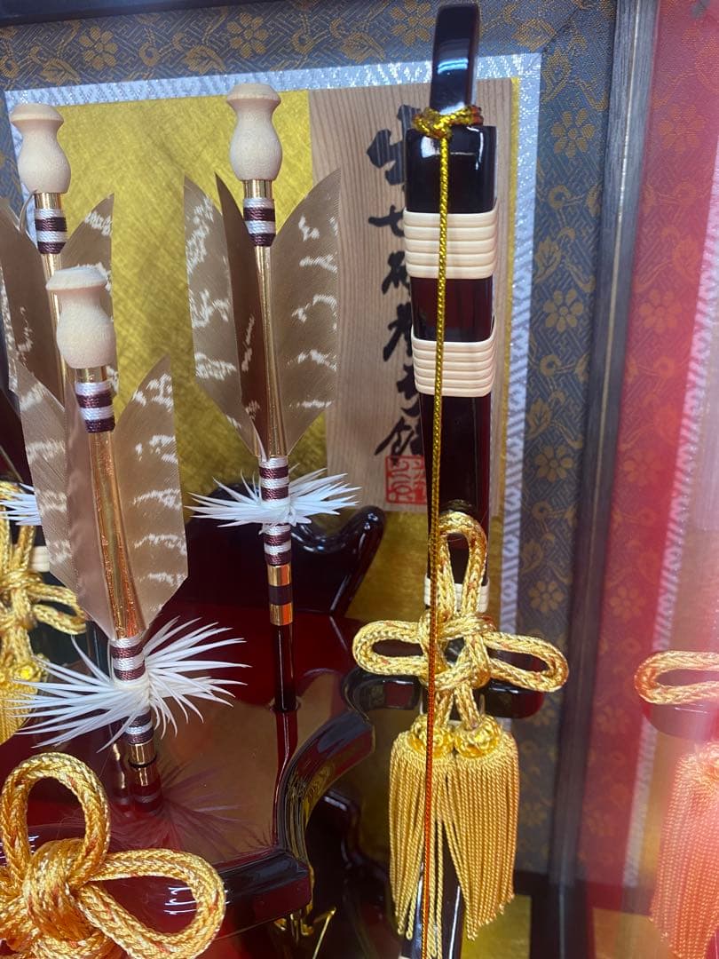 破魔弓　コンパクトガラスケース８号・間口約２３×奥行約２３×高約３６㎝