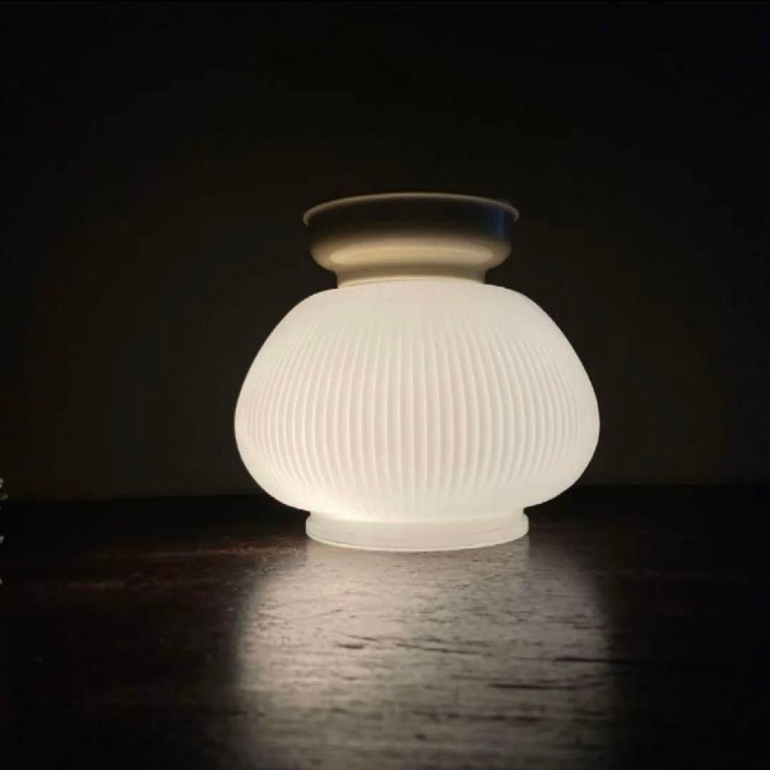 昭和レトロ　小ぶりの天井照明　ガラスシェード　ナショナル　美品