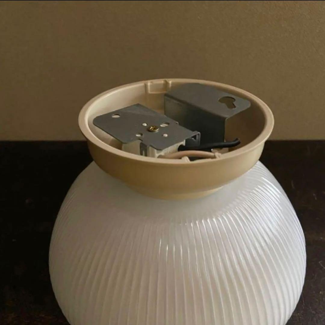 昭和レトロ　小ぶりの天井照明　ガラスシェード　ナショナル　美品