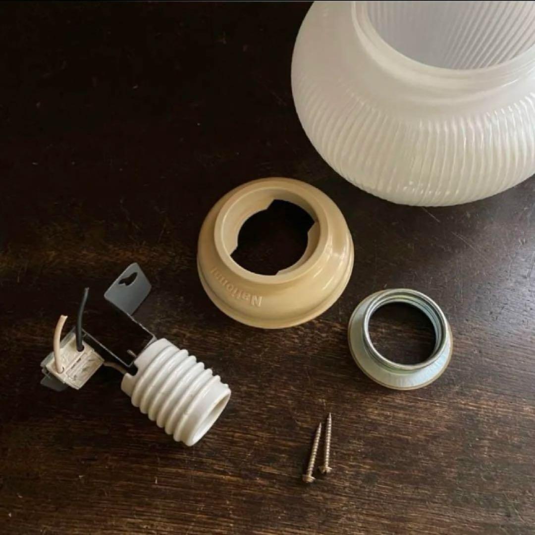 昭和レトロ　小ぶりの天井照明　ガラスシェード　ナショナル　美品