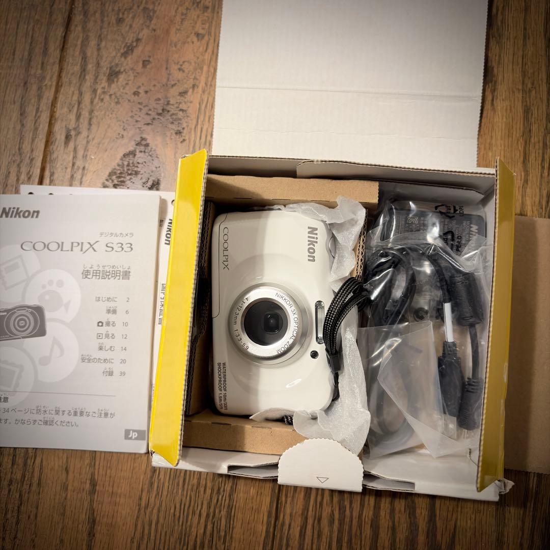 【新品未使用】Nikon COOLPIX S33 ホワイト 防水