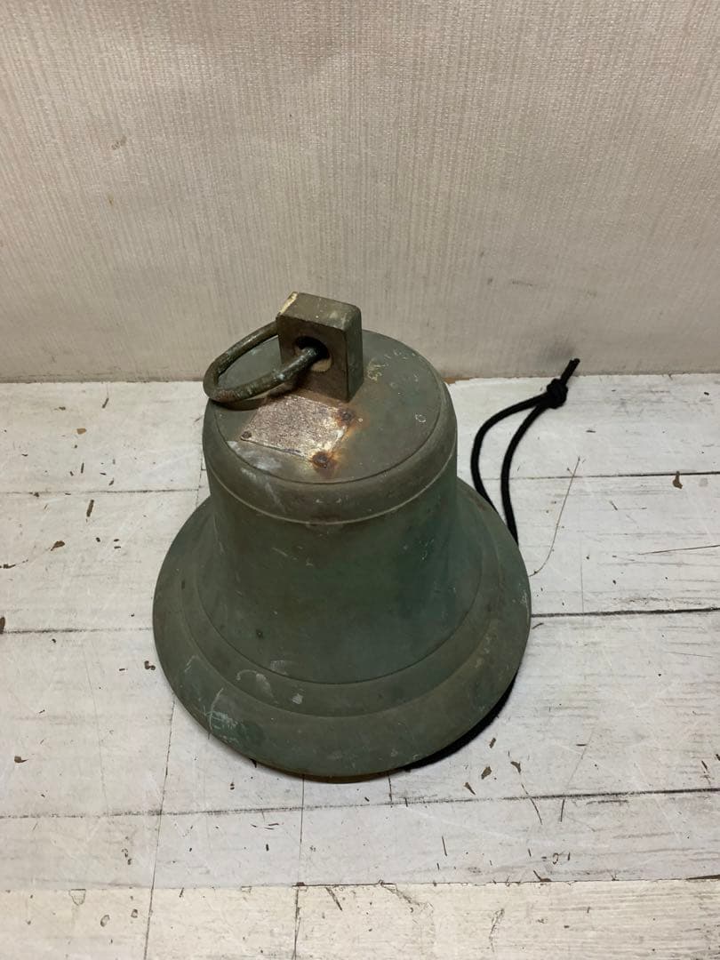 大きめ　ベル　オブジェ　インテリア　銅製　鳴物　呼び鈴　鈴　鐘