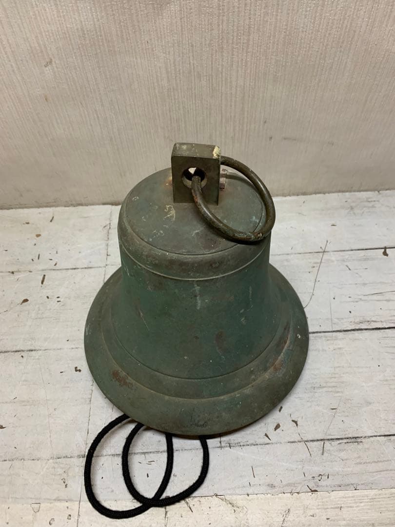 大きめ　ベル　オブジェ　インテリア　銅製　鳴物　呼び鈴　鈴　鐘