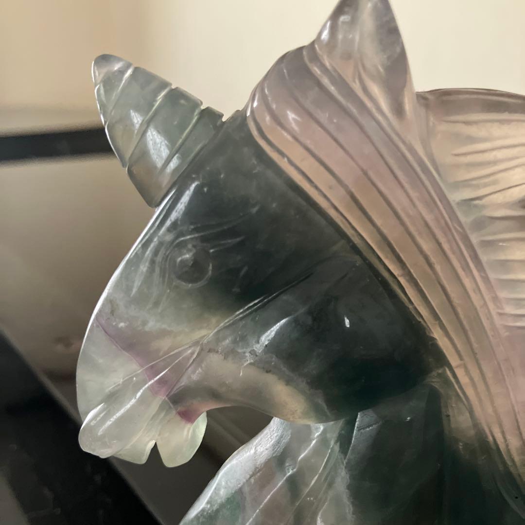 少しフェザー入り！トリプルカラーフローライト　ユニコーン　ペガサス　天然石置物