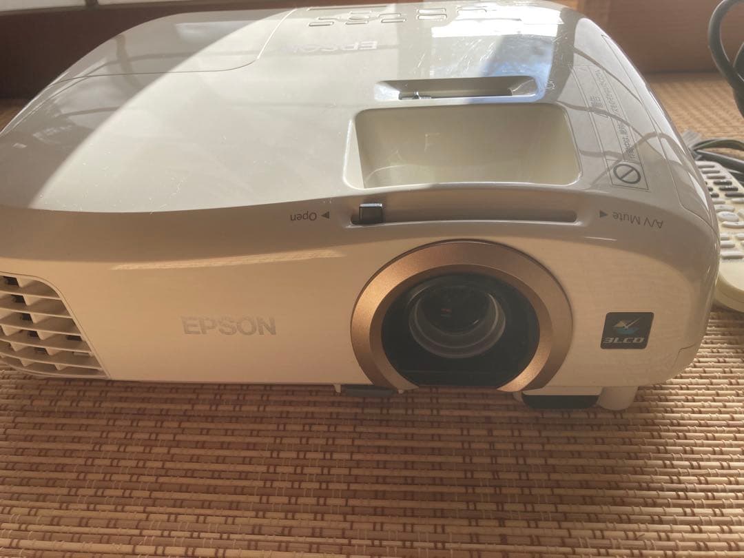 値下げ❗️EPSON プロジェクター EH-TW5350 純正交換用ランプ付