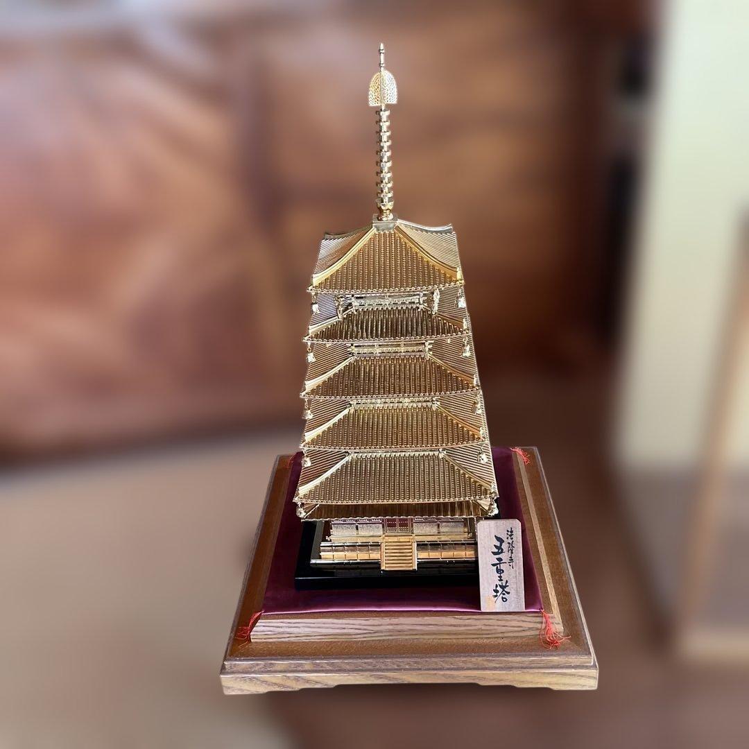 五重塔の置物 透明ガラスケース付き